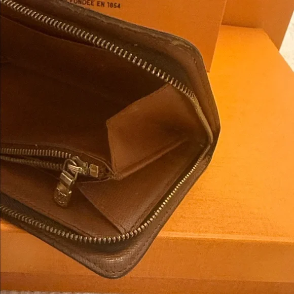 Authentic Louis Vuitton long wallet broken zipper - Picture 12 of 15
